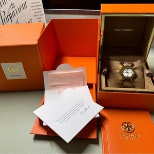 TORY BURCH AMELIA WATCH, GOLD-TONE/IVORY, 25 X 29 MM